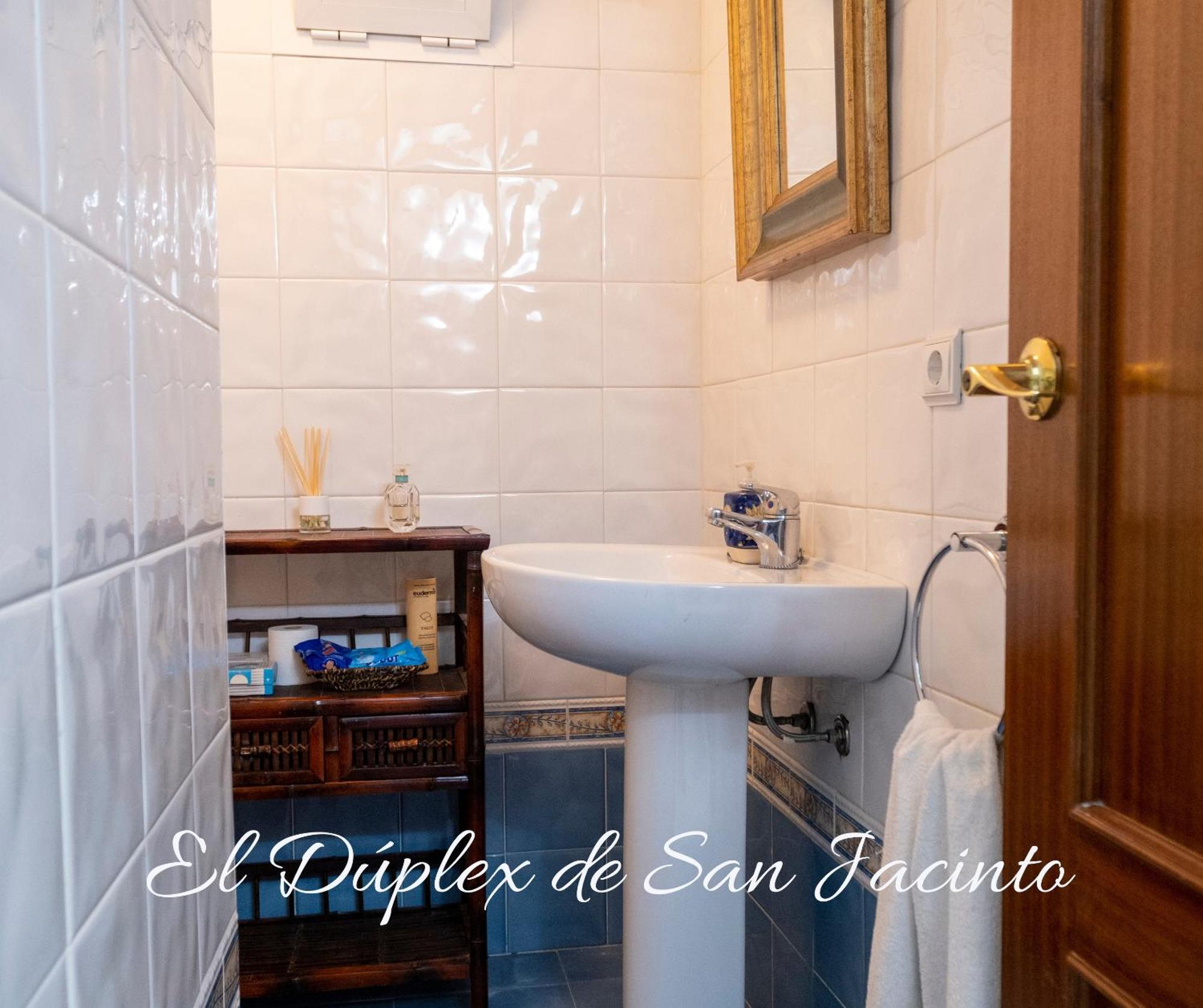 Apartamento El Duplex De San Jacinto Sevilla Exterior foto